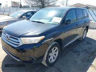 2013 Toyota Highlander with VIN 5TDZA3EH3DS035056, listed as a IAAI auction lot 41989698 with 161,956 mi miles and . Bid and sale history available at DreamBid. Image 2.