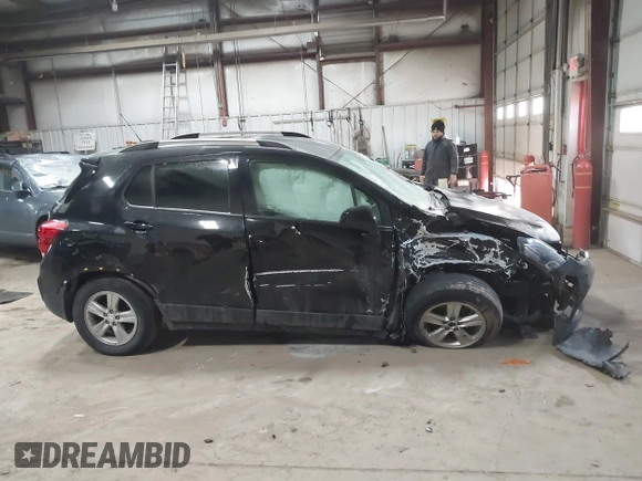 2021 Chevrolet Trax LT with VIN KL7CJPSB4MB357111, listed as a IAAI auction lot 41353017 with 39,650 mi miles. Bid and sale history available at carsss.com. Image 13.