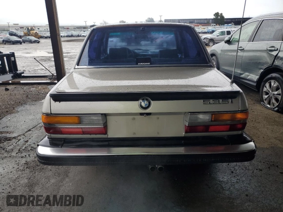 1988 BMW 5 Series 535i with VIN WBADC8407J3261205, listed as a Copart auction lot 87406714 with 45,211 mi miles and Salvage Title. Bid and sale history available at carsss.com. Image 6.