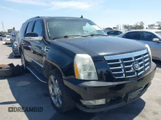 2007 Cadillac Escalade with VIN 1GYFK63887R127376, listed as a IAAI auction lot 41996452 with 165,849 mi miles. Bid and sale history available at carsss.com. Image 1.