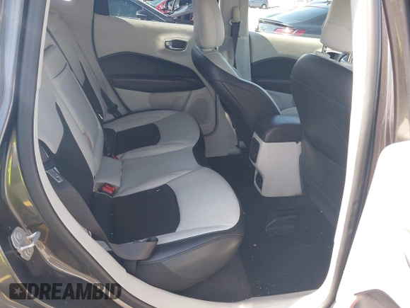 2019 Jeep Compass High Altitude with VIN 3C4NJDCB0KT811407, listed as a IAAI auction lot 42322906 with 90,198 mi miles and . Bid and sale history available at DreamBid. Image 8.