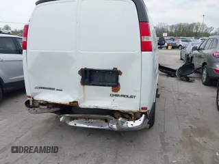 2003 Chevrolet Express Cargo with VIN 1GCGG25V031175986, listed as a IAAI auction lot 42144402 with 353,661 mi miles and . Bid and sale history available at DreamBid. Image 6.