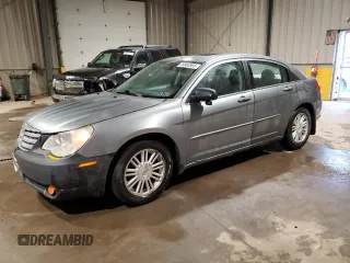 2007 Chrysler Sebring Limited z VIN 1C3LC66K97N630357, wystawiony jako Copart lot #49866905 z przebiegiem 136 198 mil mil oraz Szkody całkowita. Historia ofert i sprzedaży dostępna na DreamBid. Obrazek 1.