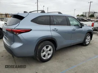 2022 Toyota Highlander LE z VIN 5TDZZRAH7NS101157, wystawiony jako Copart lot #58415605 z przebiegiem 29 941 mil mil oraz Szkoda całkowita • Salvage title. Historia ofert i sprzedaży dostępna na DreamBid. Obrazek 3.