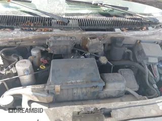 1998 Chevrolet Astro Cargo z VIN 1GCDM19WXWB192883, wystawiony jako IAAI lot #42538209 z przebiegiem 162 623 mil mil oraz . Historia ofert i sprzedaży dostępna na DreamBid. Obrazek 10.