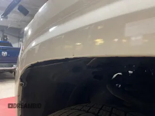 2018 Toyota Tacoma SR z VIN 5TFSX5ENXJX060401, wystawiony jako IAAI lot #42122272 z przebiegiem 193 972 mil mil oraz . Historia ofert i sprzedaży dostępna na DreamBid. Obrazek 1.