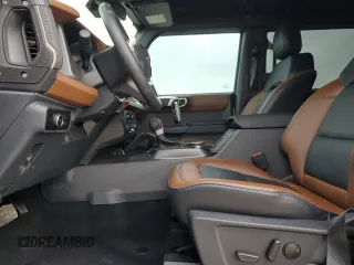 2024 Ford Bronco Outer Banks z VIN 1FMDE8BH6RLA98169, wystawiony jako Copart lot #51036615 z przebiegiem 3 859 mil mil oraz Szkoda całkowita • Salvage title. Historia ofert i sprzedaży dostępna na DreamBid. Obrazek 7.