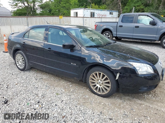 2008 Mercury Milan Premier with VIN 3MEHM02148R602813, listed as a Copart auction lot 68064454 with 121,307 mi miles and Salvage Title. Bid and sale history available at carsss.com. Image 4.