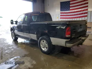 2000 Ford Super Duty F-250 XL with VIN 1FTNX21L6YED13882, listed as a Copart auction lot 46258105 with 132,339 mi miles and Salvage Title. Bid and sale history available at carsss.com. Image 2.
