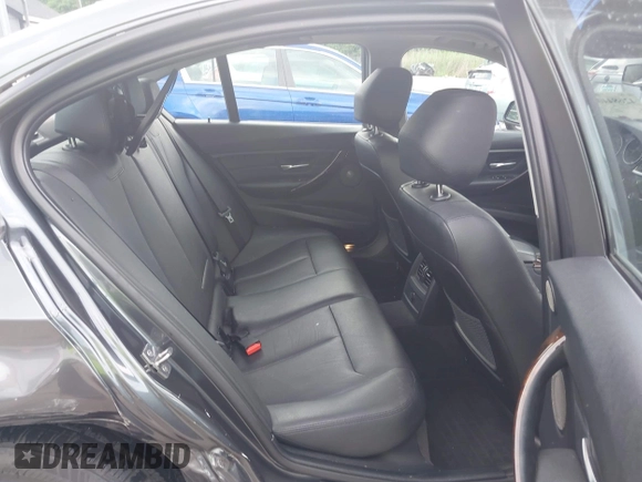 2014 BMW 3 Series 328i xDrive с VIN WBA3B5C50EF959198, выставлен на аукционе IAAI как лот 42684406 с пробегом 92 187 миль миль и . История ставок и продаж доступна на DreamBid. Изображение 8.