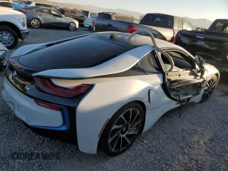 2015 BMW i8 z VIN WBY2Z2C54FV392704, wystawiony jako Copart lot #73805174 z przebiegiem 69 393 mil mil oraz Szkoda całkowita • Salvage title. Historia ofert i sprzedaży dostępna na DreamBid. Obrazek 3.