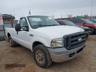 2005 Ford F-250 XL z VIN 1FTNF20585EB02605, wystawiony jako IAAI lot #41308941 z przebiegiem 223 607 mil mil oraz . Historia ofert i sprzedaży dostępna na DreamBid. Obrazek 1.