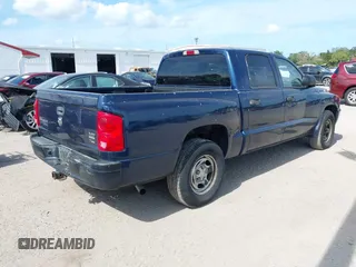 2007 Dodge Dakota ST with VIN 1D3HW28PX7S173495, listed as a IAAI auction lot 42168415 with 180,625 mi miles and . Bid and sale history available at carsss.com. Image 4.