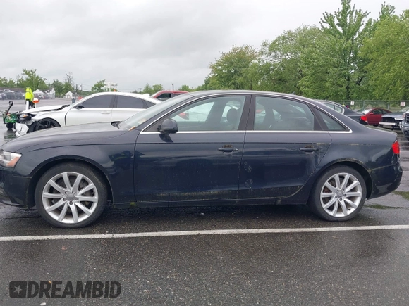 2013 Audi A4 Premium Plus с VIN WAUFFAFLXDN024165, выставлен на аукционе IAAI как лот 42271521 с пробегом 220 110 миль миль и . История ставок и продаж доступна на DreamBid. Изображение 14.