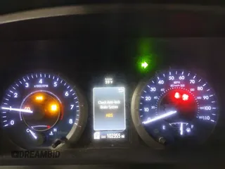 2015 Toyota Sienna XLE with VIN 5TDYK3DC3FS677780, listed as a IAAI auction lot 42155459 with 102,355 mi miles. Bid and sale history available at carsss.com. Image 7.