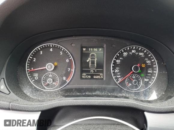 2012 Volkswagen Passat SE z VIN 1VWBH7A39CC027054, wystawiony jako Copart lot #62411324 z przebiegiem 93 729 mil mil oraz Szkoda całkowita • Salvage title. Historia ofert i sprzedaży dostępna na DreamBid. Obrazek 9.