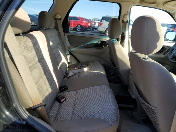 2004 Ford Escape XLT with VIN 1FMYU031X4KB40235, listed as a Copart auction lot 88357735 with 186,797 mi miles and Salvage Title. Bid and sale history available at carsss.com. Image 11.