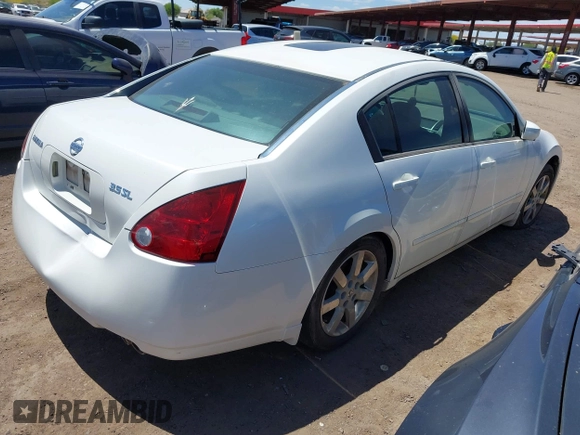 2004 Nissan Maxima SE with VIN 1N4BA41E44C882288, listed as a IAAI auction lot 42047495 with 323,753 mi miles. Bid and sale history available at carsss.com. Image 4.