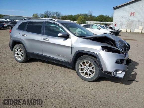 2017 Jeep Cherokee Latitude with VIN 1C4PJMCB8HW531231, listed as a Copart auction lot 55138165 with 136,555 mi miles and Clean Title. Bid and sale history available at DreamBid. Image 4.