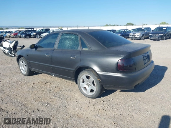2001 Audi A4 z VIN WAUAH68D41A112784, wystawiony jako IAAI lot #40227904 z przebiegiem 188 292 mil mil oraz . Historia ofert i sprzedaży dostępna na DreamBid. Obrazek 3.