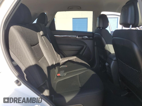 2014 Kia Sorento LX with VIN 5XYKTCA66EG475805, listed as a Copart auction lot 46880805 with 140,722 mi miles and Salvage Title. Bid and sale history available at carsss.com. Image 10.