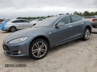 2013 Tesla Model S Performance с VIN 5YJSA1CP6DFP22018, выставлен на аукционе Copart как лот 55681235 с пробегом 86 813 миль миль и Списание • Salvage title. История ставок и продаж доступна на DreamBid. Изображение 1.