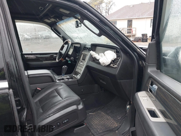 2008 Lincoln Navigator with VIN 5LMFU28518LJ04445, listed as a IAAI auction lot 41353163 with 999,999 mi miles. Bid and sale history available at carsss.com. Image 5.