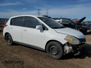 2007 Nissan Versa 1.8 S with VIN 3N1BC13E27L378429, listed as a Copart auction lot 48575995 with 92,504 mi miles and Salvage Title. Bid and sale history available at carsss.com. Image 4.