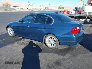2006 BMW 3 Series 330xi with VIN WBAVD33546KV60455, listed as a IAAI auction lot 41525800 with 168,838 mi miles. Bid and sale history available at carsss.com. Image 3.