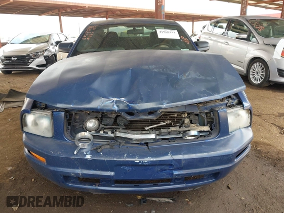 2007 Ford Mustang Deluxe with VIN 1ZVFT80N575334160, listed as a IAAI auction lot 41960332 with 160,283 mi miles. Bid and sale history available at carsss.com. Image 6.