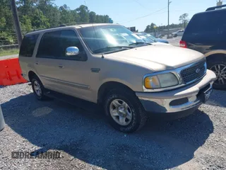1998 Ford Expedition XLT z VIN 1FMRU17L8WLB82843, wystawiony jako IAAI lot #42176011 z przebiegiem 185 756 mil mil oraz . Historia ofert i sprzedaży dostępna na DreamBid. Obrazek 1.