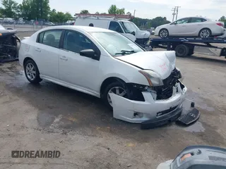 2012 Nissan Sentra S z VIN 3N1AB6AP8CL639430, wystawiony jako IAAI lot #42293903 z przebiegiem 164 493 mil mil oraz . Historia ofert i sprzedaży dostępna na DreamBid. Obrazek 1.