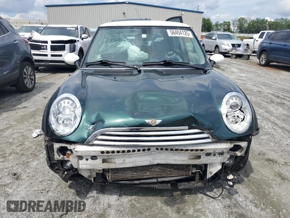 2005 MINI Hardtop z VIN WMWRC33465TC56731, wystawiony jako Copart lot #56404125 z przebiegiem 167 455 mil mil oraz Szkoda całkowita • Salvage title. Historia ofert i sprzedaży dostępna na DreamBid. Obrazek 5.