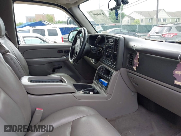 2005 Chevrolet Avalanche Z71 z VIN 3GNEK12Z25G222275, wystawiony jako IAAI lot #42616935 z przebiegiem 168 984 mil mil oraz . Historia ofert i sprzedaży dostępna na DreamBid. Obrazek 5.