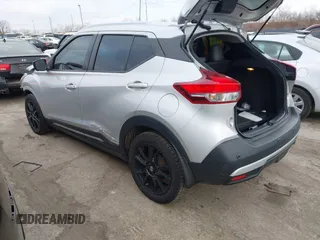 2020 Nissan Kicks SR z VIN 3N1CP5DV0LL567475, wystawiony jako IAAI lot #41437058 z przebiegiem 46 286 mil mil oraz . Historia ofert i sprzedaży dostępna na DreamBid. Obrazek 3.