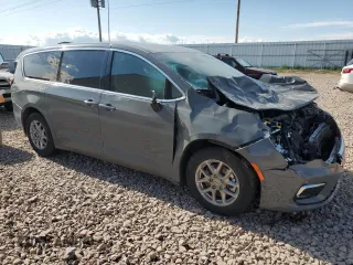 2025 Chrysler Pacifica Select z VIN 2C4RC1BG5SR504762, wystawiony jako Copart lot #59277015 z przebiegiem 20 371 mil mil oraz Czysty tytuł • Clean title. Historia ofert i sprzedaży dostępna na DreamBid. Obrazek 4.