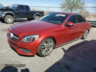 2018 Mercedes-Benz C 350e z VIN 55SWF4HBXJU235738, wystawiony jako Copart lot #60410875 z przebiegiem 84 142 mil mil oraz Czysty tytuł • Clean title. Historia ofert i sprzedaży dostępna na DreamBid. Obrazek 1.