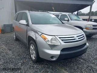 2008 Suzuki XL7 with VIN 2S3DB117086113707, listed as a IAAI auction lot 41757901 with 198,921 mi miles. Bid and sale history available at carsss.com. Image 1.