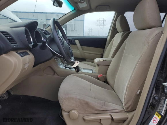 2011 Toyota Highlander with VIN 5TDZA3EH4BS016643, listed as a Copart auction lot 87071664 with 201,030 mi miles and Non Repairable. Bid and sale history available at carsss.com. Image 7.