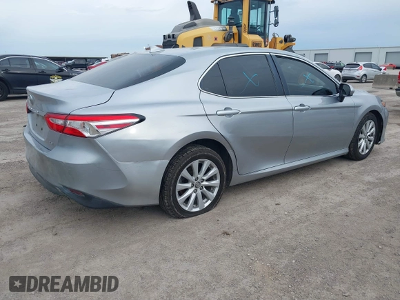 2019 Toyota Camry LE z VIN 4T1B11HK3KU769178, wystawiony jako IAAI lot #41348861 z przebiegiem 121 069 mil mil oraz . Historia ofert i sprzedaży dostępna na DreamBid. Obrazek 4.