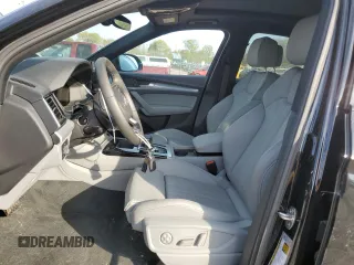 2024 Audi Q5 S line Premium z VIN WA1GAAFY6R2112201, wystawiony jako Copart lot #54532985 z przebiegiem 10 795 mil mil oraz Szkoda całkowita • Salvage title. Historia ofert i sprzedaży dostępna na DreamBid. Obrazek 7.