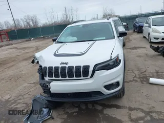 2022 Jeep Cherokee X with VIN 1C4PJMCX0ND537673, listed as a IAAI auction lot 41696191 with 22,063 mi miles. Bid and sale history available at carsss.com. Image 12.
