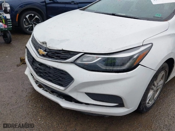 2018 Chevrolet Cruze LT with VIN 1G1BE5SM6J7158870, listed as a IAAI auction lot 41993049 with 121,030 mi miles. Bid and sale history available at carsss.com. Image 6.