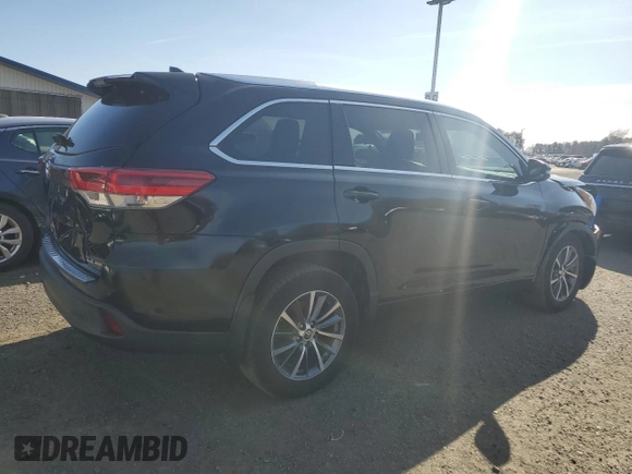 2018 Toyota Highlander SE z VIN 5TDJZRFH6JS553195, wystawiony jako Copart lot #48784505 z przebiegiem 129 674 mil mil oraz Czysty tytuł • Clean title. Historia ofert i sprzedaży dostępna na DreamBid. Obrazek 3.
