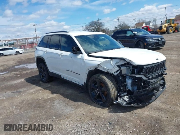 2023 Jeep Grand Cherokee Laredo z VIN 1C4RJHAG9PC640845, wystawiony jako IAAI lot #41991471 z przebiegiem 48 653 mil mil oraz . Historia ofert i sprzedaży dostępna na DreamBid. Obrazek 1.