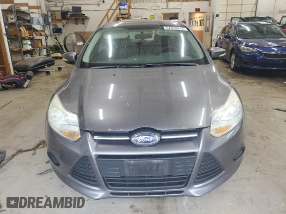 2014 Ford Focus SE z VIN 1FADP3K2XEL255540, wystawiony jako Copart lot #57070215 z przebiegiem 236 707 mil mil oraz Czysty tytuł • Clean title. Historia ofert i sprzedaży dostępna na DreamBid. Obrazek 5.