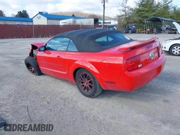 2007 Ford Mustang Deluxe with VIN 1ZVFT84N575328014, listed as a IAAI auction lot 41868433 with 110,680 mi miles and . Bid and sale history available at carsss.com. Image 3.