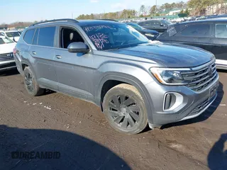 2024 Volkswagen Atlas SE z VIN 1V2KR2CA5RC532014, wystawiony jako IAAI lot #41335481 z przebiegiem 11 726 mil mil oraz . Historia ofert i sprzedaży dostępna na DreamBid. Obrazek 1.
