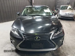 2018 Lexus ES 350 z VIN 58ABK1GG3JU083398, wystawiony jako IAAI lot #42094308 z przebiegiem 98 019 mil mil oraz . Historia ofert i sprzedaży dostępna na DreamBid. Obrazek 12.