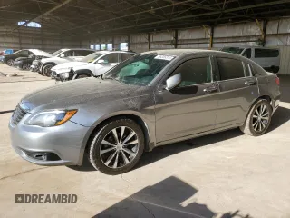 2012 Chrysler 200 Touring z VIN 1C3CCBBG7CN301144, wystawiony jako Copart lot #58355315 z przebiegiem 147 800 mil mil oraz Czysty tytuł • Clean title. Historia ofert i sprzedaży dostępna na DreamBid. Obrazek 1.